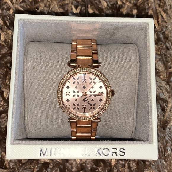 Brand New Rose Gold Michael Kors Watch - Picture 2 of 8